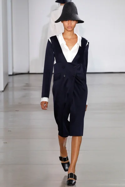 Look 18